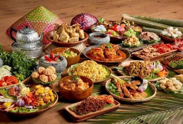 Lezat Dan Legendaris! 10 Makanan Khas Indonesia Paling Populer